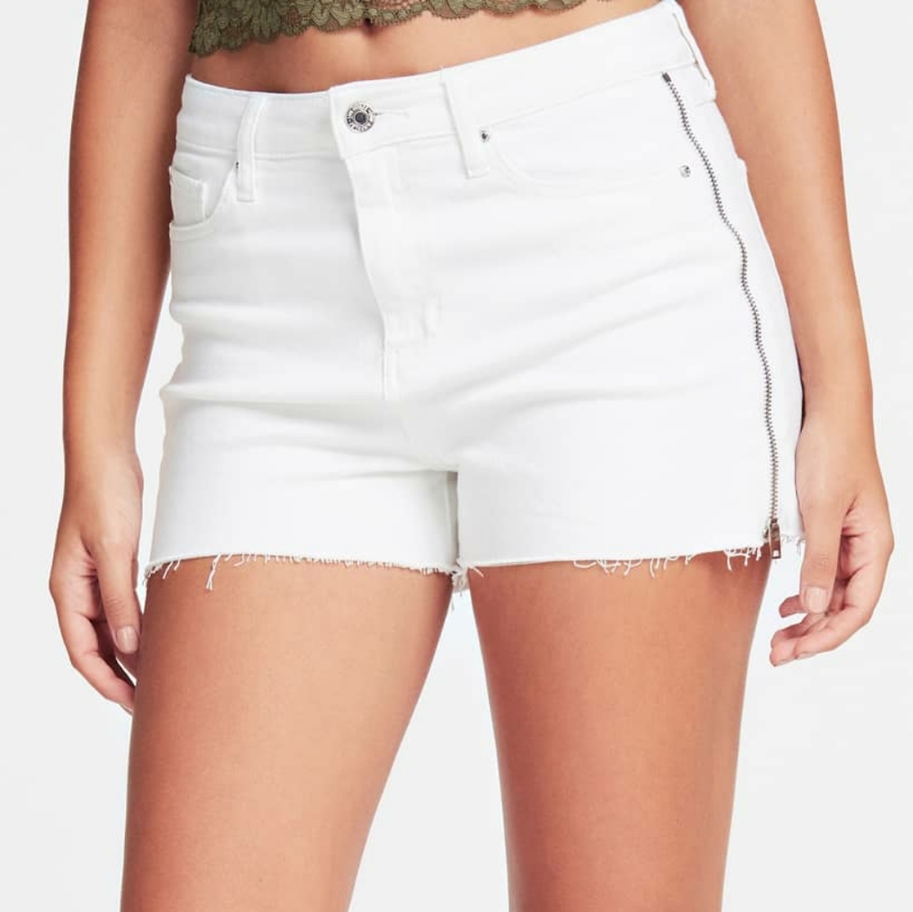 Guess Women's Claudia Side-Zipper Cutoff